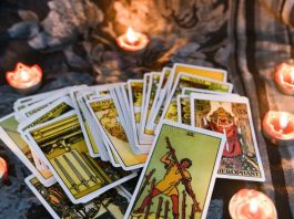Tarot vs Lenomand Do You Know the Difference Between Tarot & Lenormand Card?