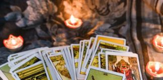 Tarot vs Lenomand Do You Know the Difference Between Tarot & Lenormand Card?